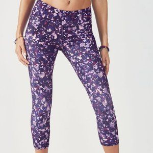 NWOT Fabletics Salar Capri Camo Flurry Print